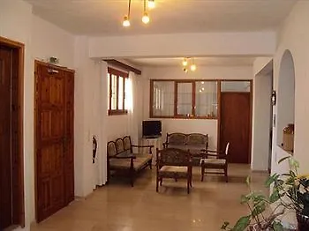 فندق Privee Santorini بيريسا