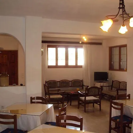 فندق Privee Santorini بيريسا