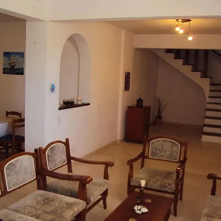 Privee Santorini 2* بيريسا