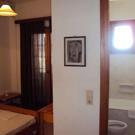 Privee Santorini 2* بيريسا