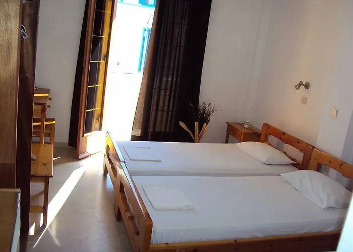 Privee Santorini Περίσσα