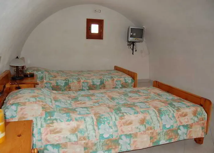 Privee Santorini 2* Περίσσα