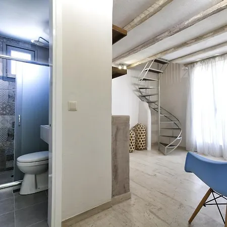 Privee Santorini Hotel 2*