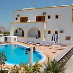 Privee Santorini Hotel 2*
