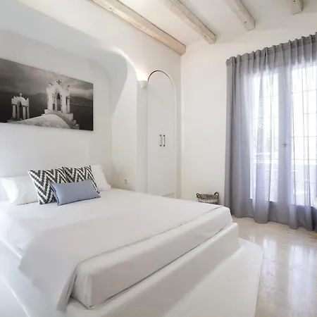 Privee Santorini Hotel