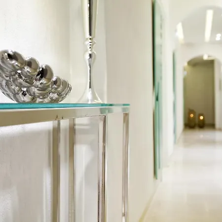 Privee Santorini Hotel 2*