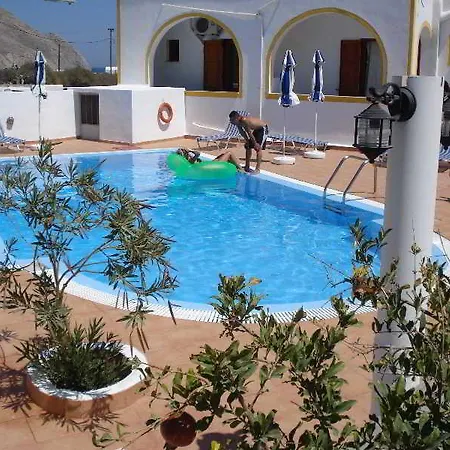Privee Santorini