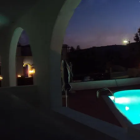 Hotel Privee Santorini 2*