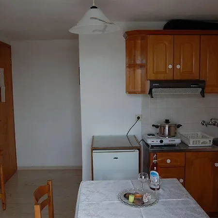 Privee Santorini Perissa (Santorini)