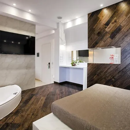 Privee Santorini Hotel