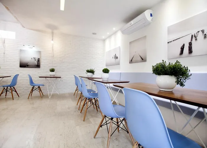 Privee Santorini 2* Perissa (Santorini)