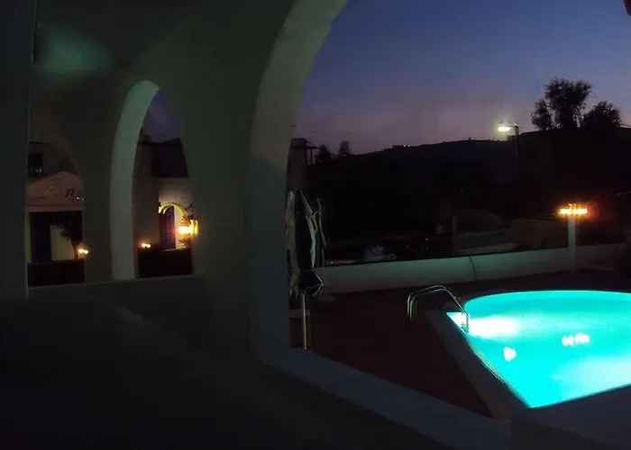 Hotel Privee Santorini 2*