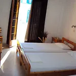 Privee Santorini Perissa (Santorini)