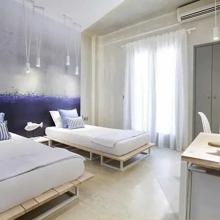 Privée Santorini 2*