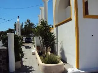 Privée Santorini 2*