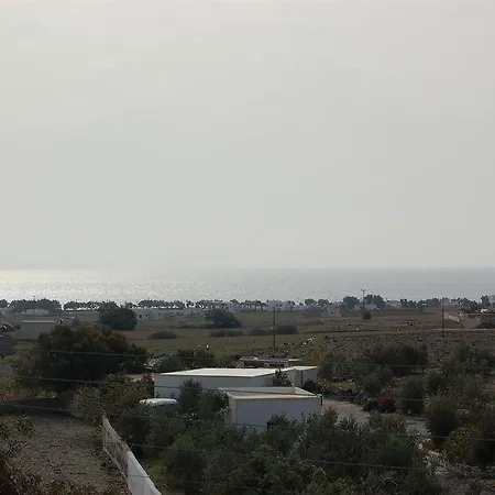 Privée Santorini 2*