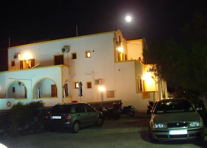 Privee Santorini Περίσσα