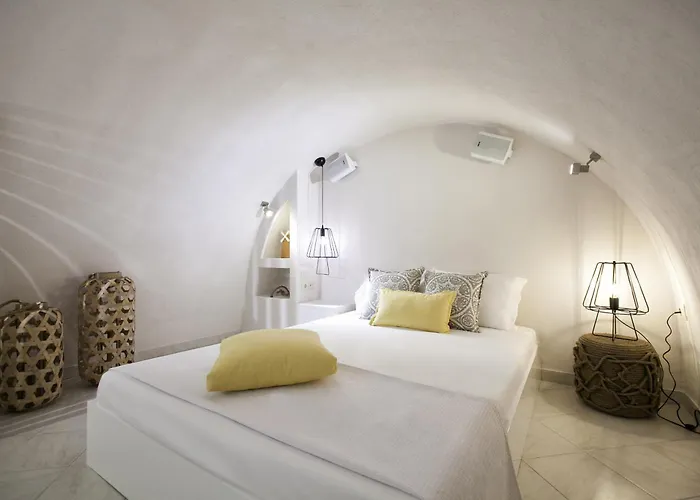 Privee Santorini 2* Περίσσα