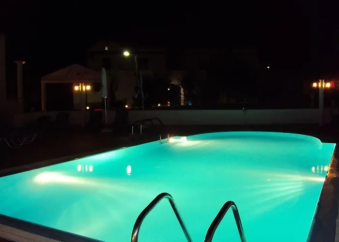 Ξενοδοχείο Privee Santorini Περίσσα