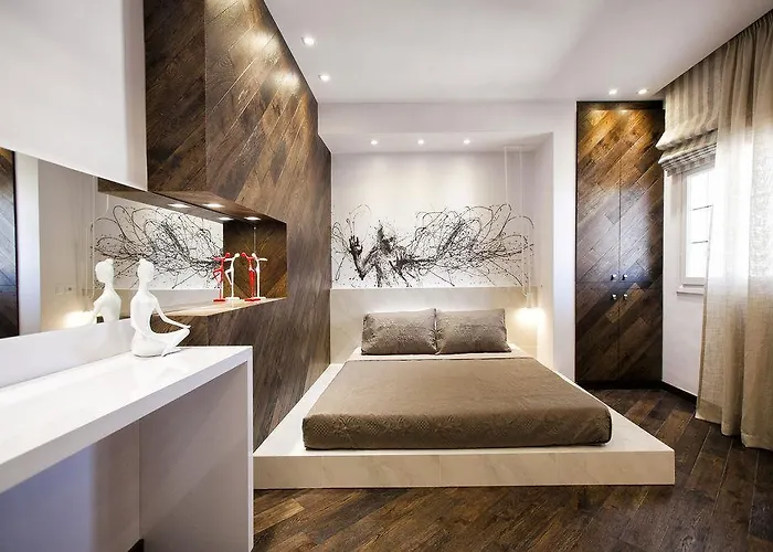 Privee Santorini Περίσσα